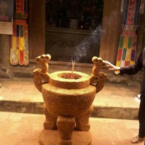 Lư Hương Bằng Đá Ong – Tinh Xảo, Bền Đẹp, Mang Giá Trị Tâm Linh Sâu Sắc