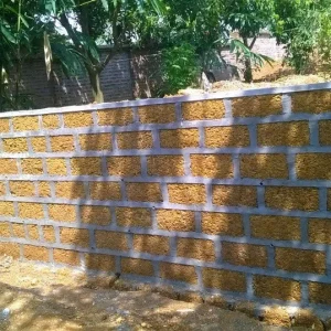 Tường bằng đá ong – Bền vững, sang trọng và gần gũi với thiên nhiên