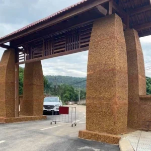 Cổng Đá Ong Tự Nhiên – Sang Trọng, Vững Chắc Cho Mọi Công Trình